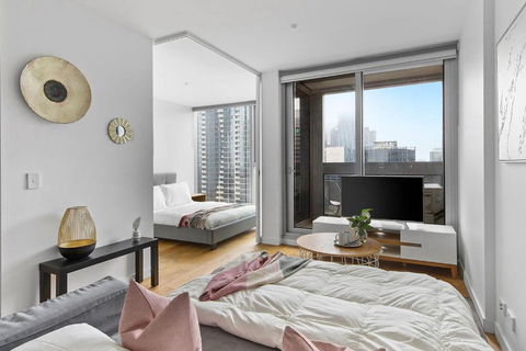 A Chic & Lovely 2BR Apt CBD With City Views - Perths Hotel 3