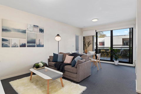 A Comfy & Cozy 2BR Apt Near Flemington Races - Perths Hotel 1
