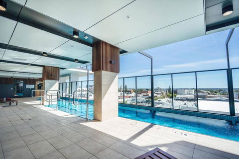 A Cut Above The West 3BR Staycation Pool Gym - Perths Hotel 4