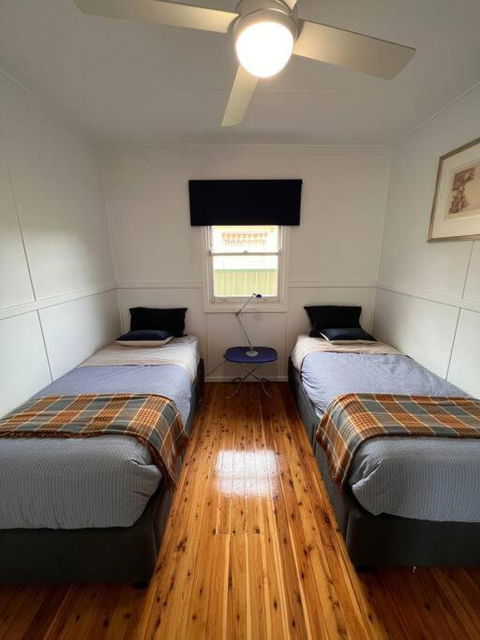 A Delightful Two-bedroom Cottage On Toowoon Bay. - Perths Hotel 2