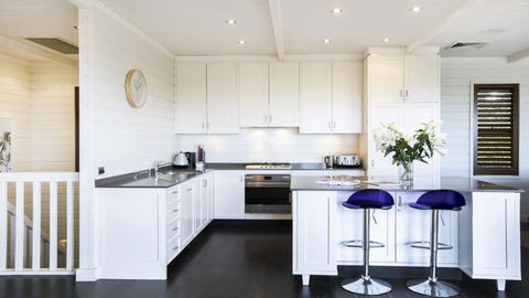 A Grand Beach Retreat - Perths Hotel 3