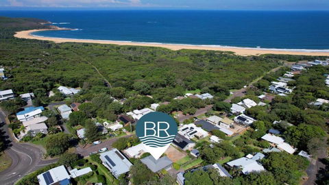A Grand Beach Retreat - Perths Hotel 1