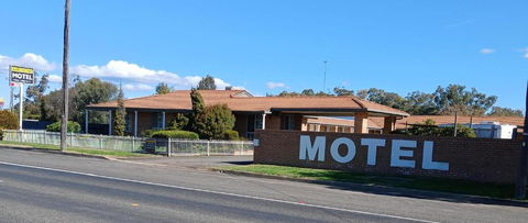 Aaron Inn Motel - Perths Hotel 0