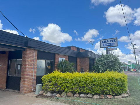 Abajaz Motel-Centrally Located-Shaded Parking - Perths Hotel 1