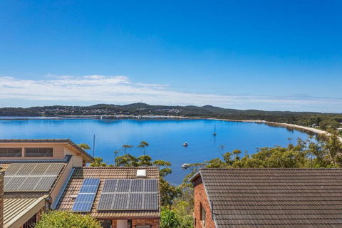 Above And Beyond - Beautiful Home With Heated Pool And Views - Perths Hotel 4