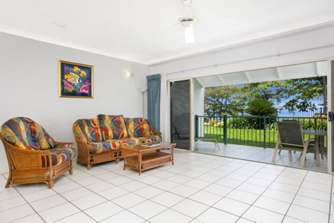 Absolute Beachfront Apartment - Perths Hotel 0