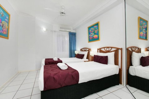 Absolute Beachfront Apartment - Perths Hotel 2