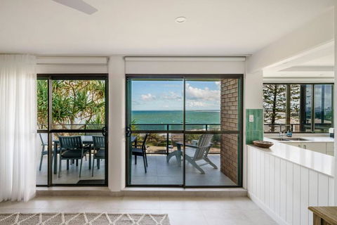 Absolute Beachfront Bliss On Kings Beach - Perths Hotel 4