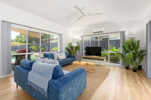 Absolute Beachfront Family Home - Cooya - Perths Hotel 3