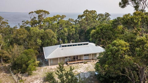 Acacia Lakehouse - Perths Hotel 0