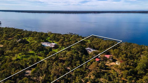 Acacia Lakehouse - Perths Hotel 1