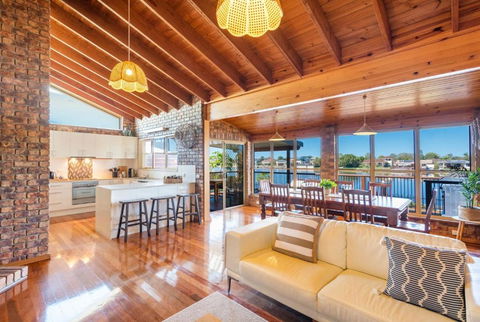 Acacia Shores - Waterfront - Perths Hotel 2