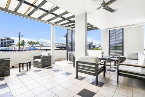 Accent On McLeod - Breezy Outdoor Living - Perths Hotel 2