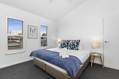 Adrift At Ocean Grove - Perths Hotel 4