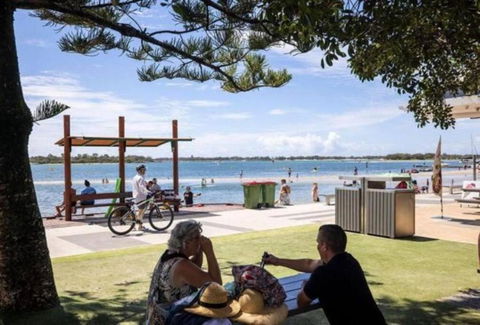 Affordable Gold Coast Holiday! - Perths Hotel 0