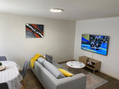 Affordable Inglewood Apartment+Pool - Perths Hotel 0