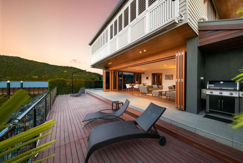 Airlie Beach Marina-Front Luxury At 10 The Cove - Perths Hotel 3