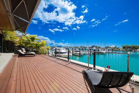 Airlie Beach Marina-Front Luxury At 10 The Cove - Perths Hotel 4