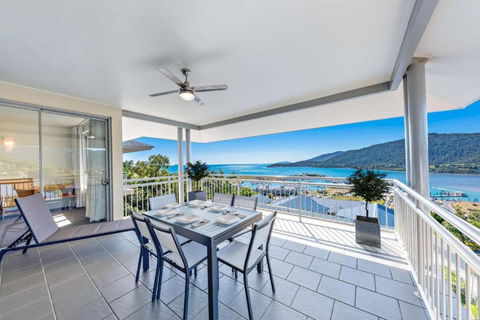 Airlie Beach Ocean Views & Resort Living @ 231 - Perths Hotel 0