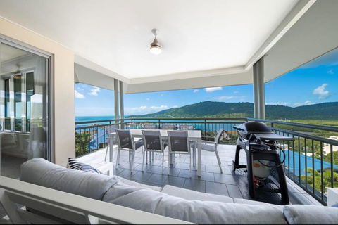 Airlie Beach Ocean Views & Resort Living @ 231 - Perths Hotel 2