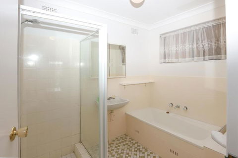 Albert Court 9 - Perths Hotel 1