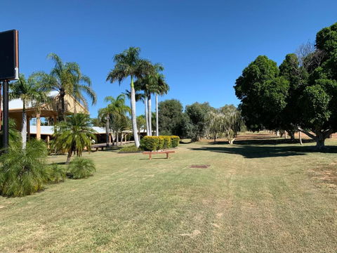 Albert Park Motor Inn-KING BEDS-POOL-SHADED PARKING - Perths Hotel 4