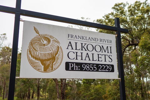 Alkoomi Chalets - Perths Hotel 4