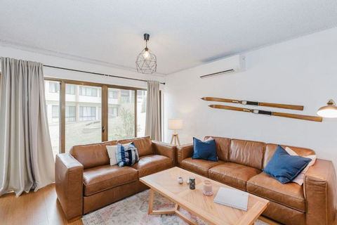 Alpine Mountain View - 24 Of 13-15 Kirwan Close - Perths Hotel 2