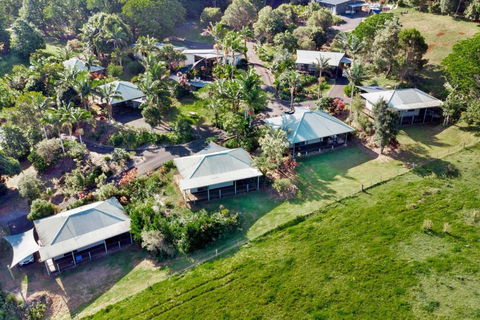 Alstonville Country Cottages - Perths Hotel 1