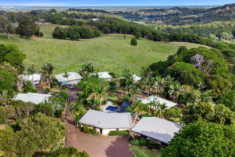 Alstonville Country Cottages - Perths Hotel 3