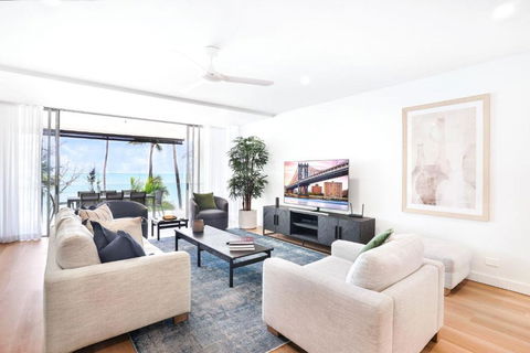 Amaroo - Luxury Apartment Overlooking The Coral Sea - Perths Hotel 3