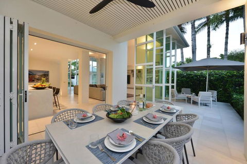 Anjea - Luxury 5 Bedroom Home By The Beach - Perths Hotel 2