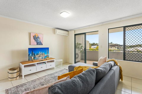 Albion Convenient Hideaway With Parking & Balcony - Perths Hotel 0