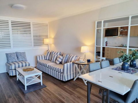 Apartment At The Entrance - Perths Hotel 1
