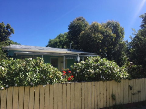 Apollo Bay Backpackers - Perths Hotel 1
