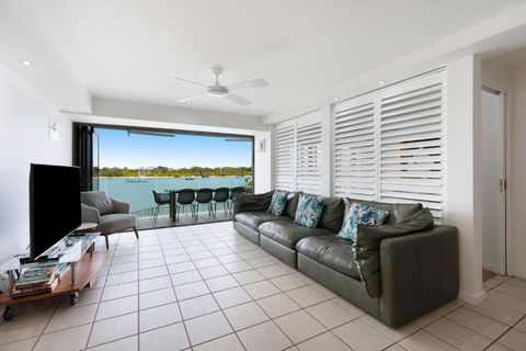 Aqua Linea 3 Noosa Parade 82 - Perths Hotel 0