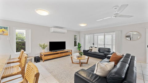 Aqua Links 70 The Drive Yamba - Perths Hotel 2