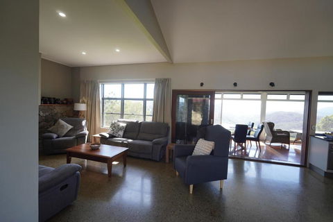 Arcadia Views - Perths Hotel 3