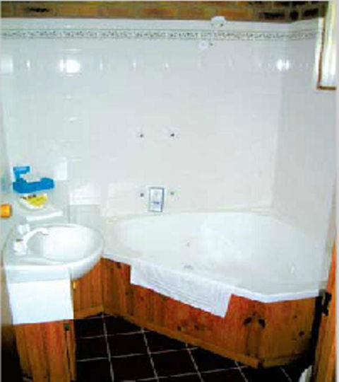 Aristocrat Waurnvale - Perths Hotel 2