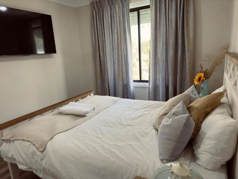 Art Shack @ Wilgabah - Perths Hotel 3