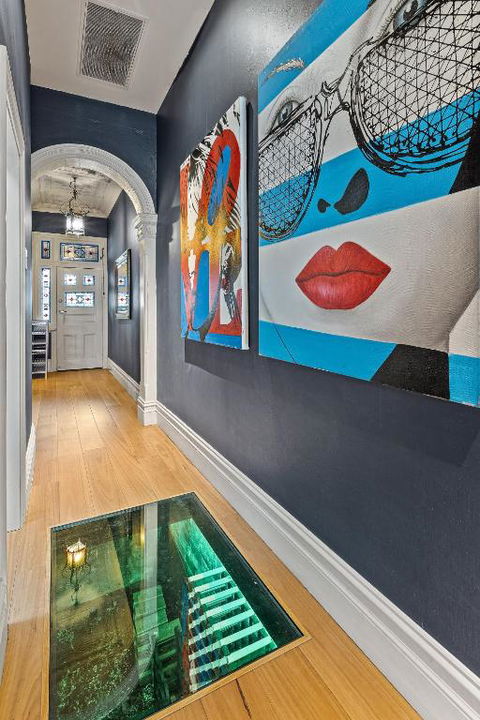 Artscape, Newtown Villa - Perths Hotel 3