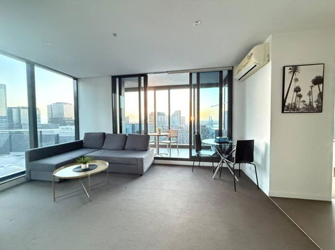 Astonishing 2B2B UpperWestSide Residence Opposite Southern Cross Station - Perths Hotel 1