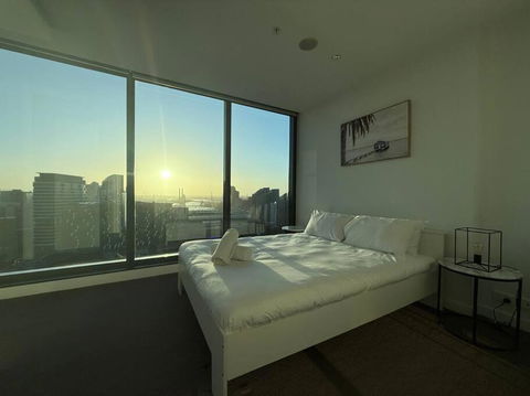 Astonishing 2B2B UpperWestSide Residence Opposite Southern Cross Station - Perths Hotel 2