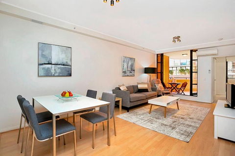 AX301 - Located In The Heart Of North Sydney - Perths Hotel 0