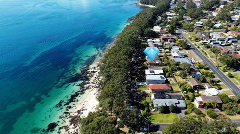 AXL Orion Beach Home: Beach Front - Perths Hotel 0