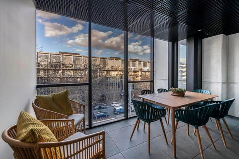 Architectural Delight On Lonsdale - Perths Hotel 0