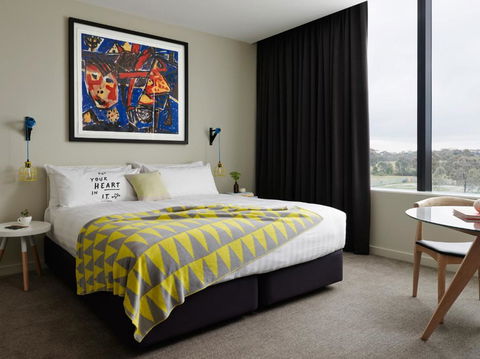 Art Series - The Larwill Studio - Perths Hotel 0