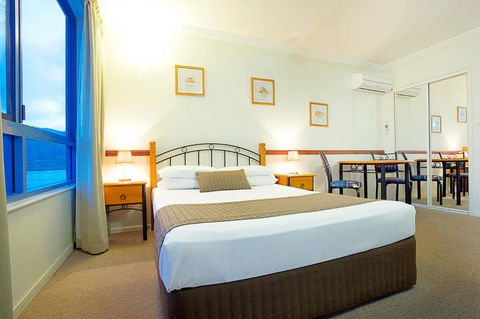 At Whitsunday Vista Holiday Apartments - Perths Hotel 4