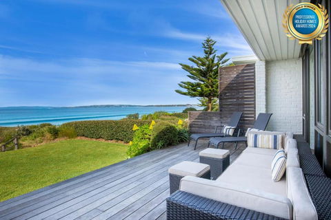 Azure Absolute Beachfront I Pet Friendly - Perths Hotel 0