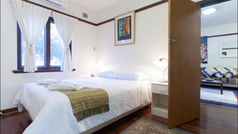 B4 Crawley Apartment 1 BRM & Sleepout Near UWA - Perths Hotel 1